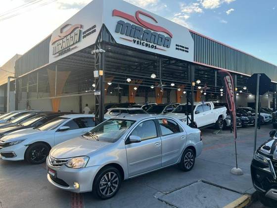 TOYOTA ETIOS 1.5 PLATINUM SEDAN 16V FLEX 4P MANUAL TOYOTA ETIOS 1.5 PLATINUM SEDAN 16V FLEX 4P MANUAL